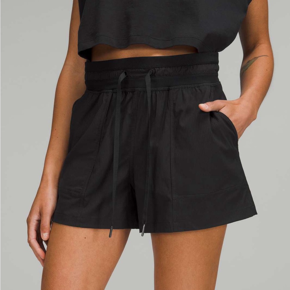 Lululemon Dance Studio High-Rise Short 3.5” in Black